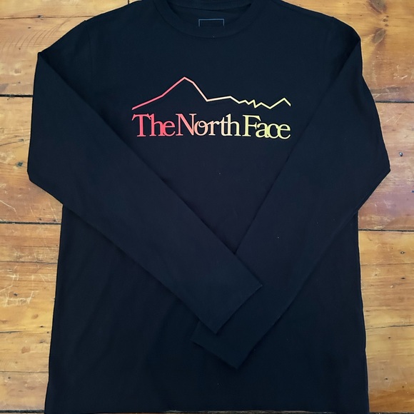 The North Face Black Long Sleeve Tee - Picture 1 of 3